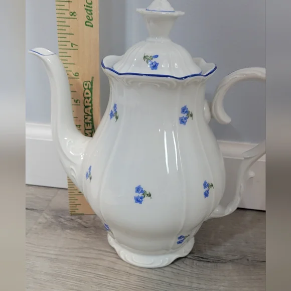 MZ CZECHOSLOVAKIA Vintage white teapot with lid blue ditsy floral